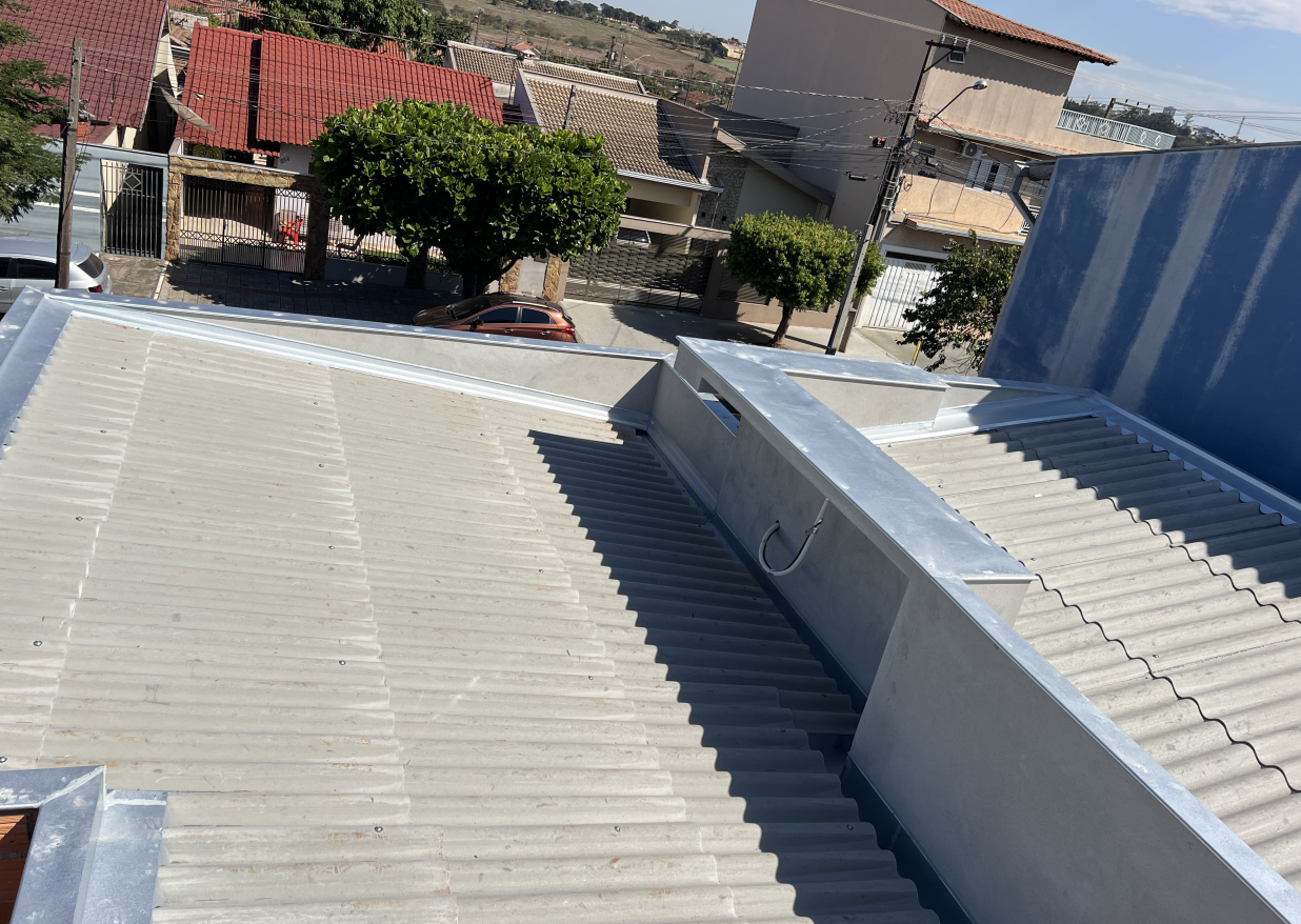 Calha central entre águas